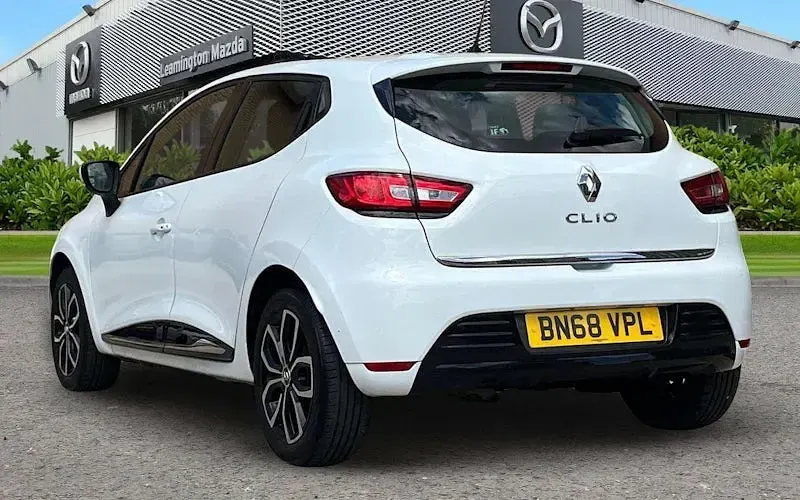 Used Renault Clio Play 76 HP (55 kW) 2018 White Hatchback