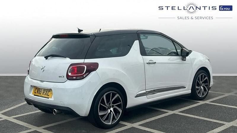 Used DS Automobiles DS3 Connected Chic 81 HP (59 kW) 2018 White Hatchback