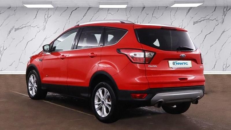 Second-hand Ford Kuga Titanium 182 CP (133 kW) 2017 Roșu SUV
