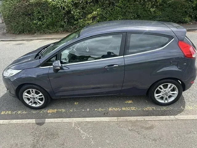 Used Ford Fiesta Zetec 82 HP (60 kW) 2015 Grey Hatchback