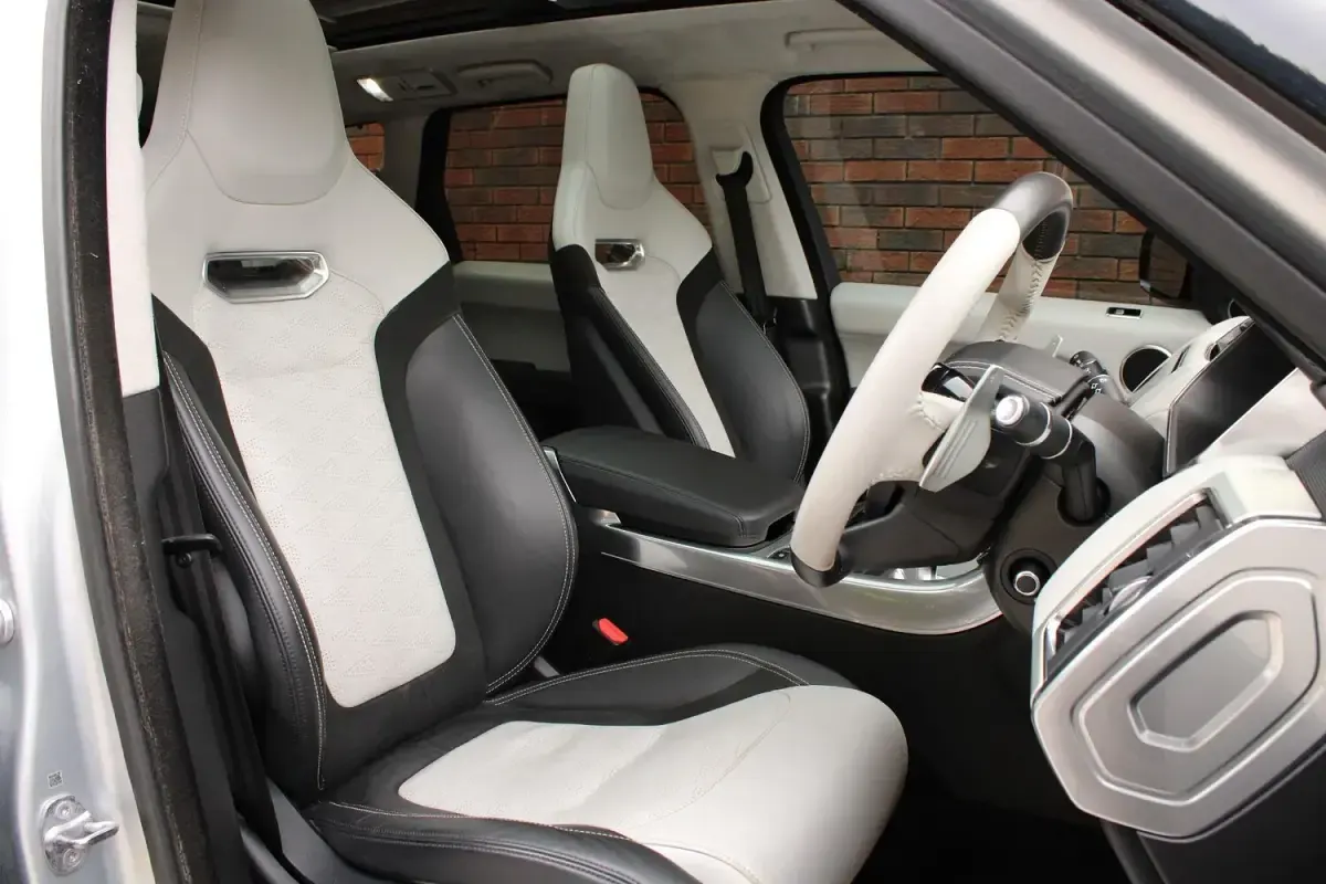 Used Land Rover Range Rover Sport SVR 575 HP (422 kW) 2019 Silver SUV