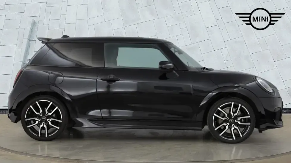 Used Mini Cooper Hatch 154 HP (113 kW) 2024 Black Hatchback