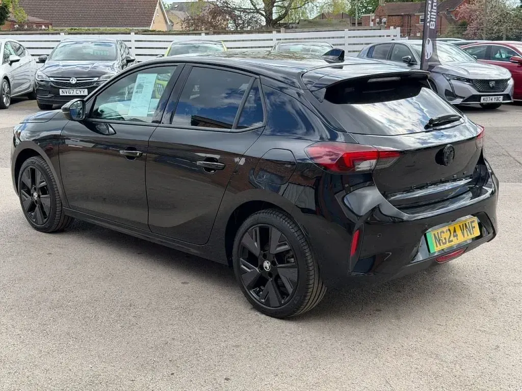 Second-hand Vauxhall Corsa-e Ultimate 114 kW (156 CP) 2024 Negru Hatchback