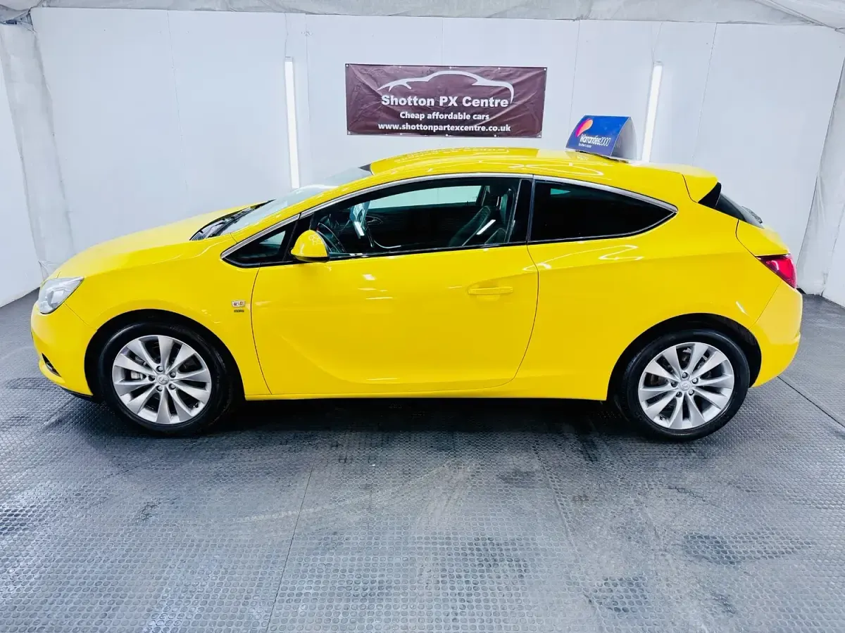 Used Vauxhall Astra GTC SRi 2012 Yellow Hatchback