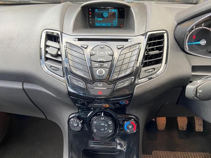 Used Ford Fiesta Zetec 2015 Red Hatchback