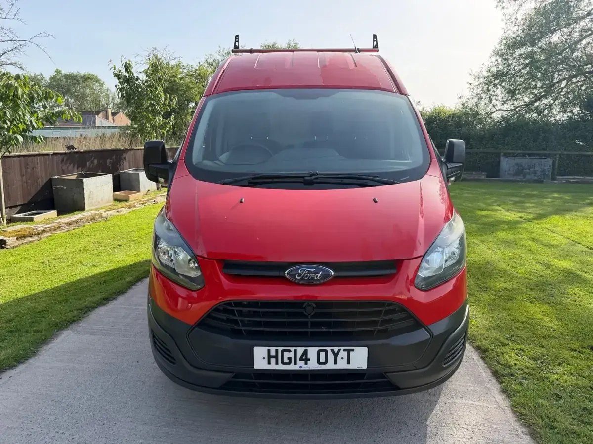 Used Ford Transit Custom 100 HP (73 kW) 2014 Red Van