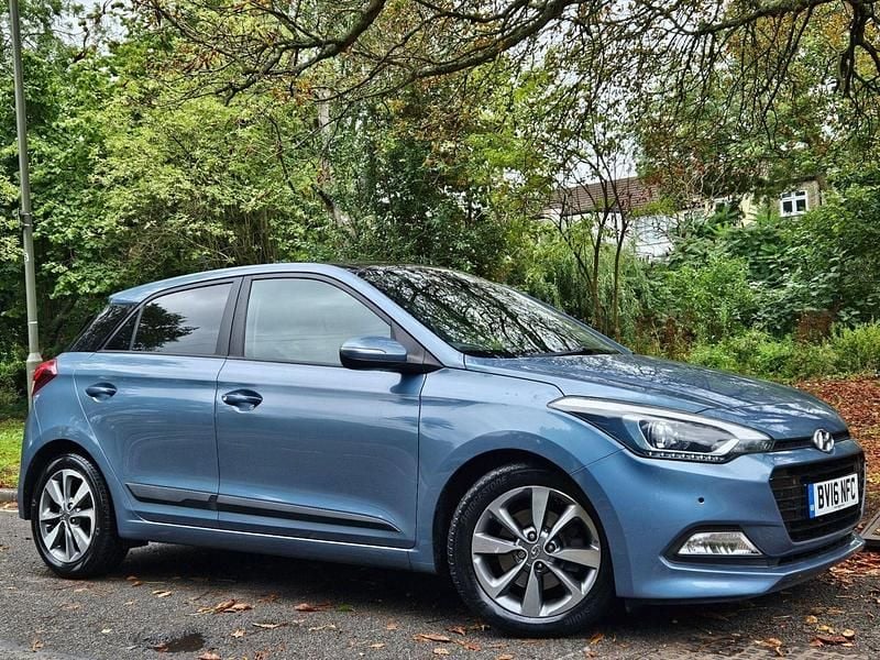 Blue Used 2016 Hyundai i20 Premium SE Hatchback | £6,095 (Fair price) - Image 1/3