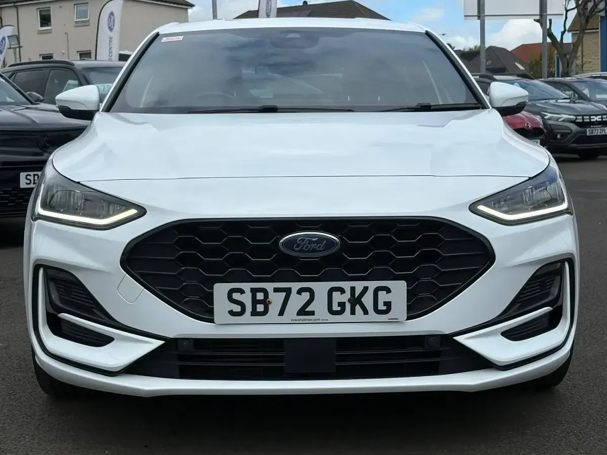 Used Ford Focus ST-Line 125 HP (91 kW) 2023 White Hatchback
