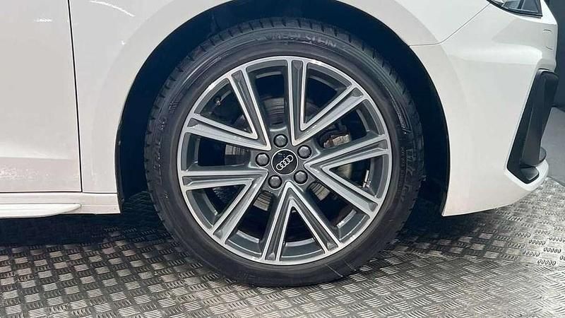 Used Audi A1 S-Line 113 HP (83 kW) 2024 White SUV