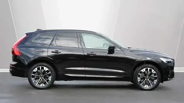 Usado Volvo XC60 Plus 250 HP (183 kW) 2026 SUV