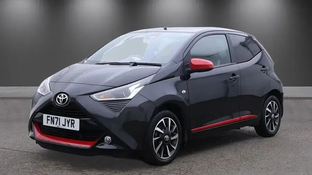 Used Toyota Aygo Trend 71 HP (52 kW) 2021 Black Hatchback