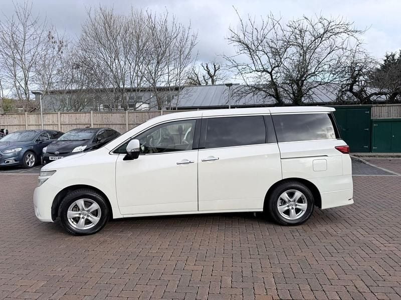 Used Nissan Elgrand 2016 White MPV