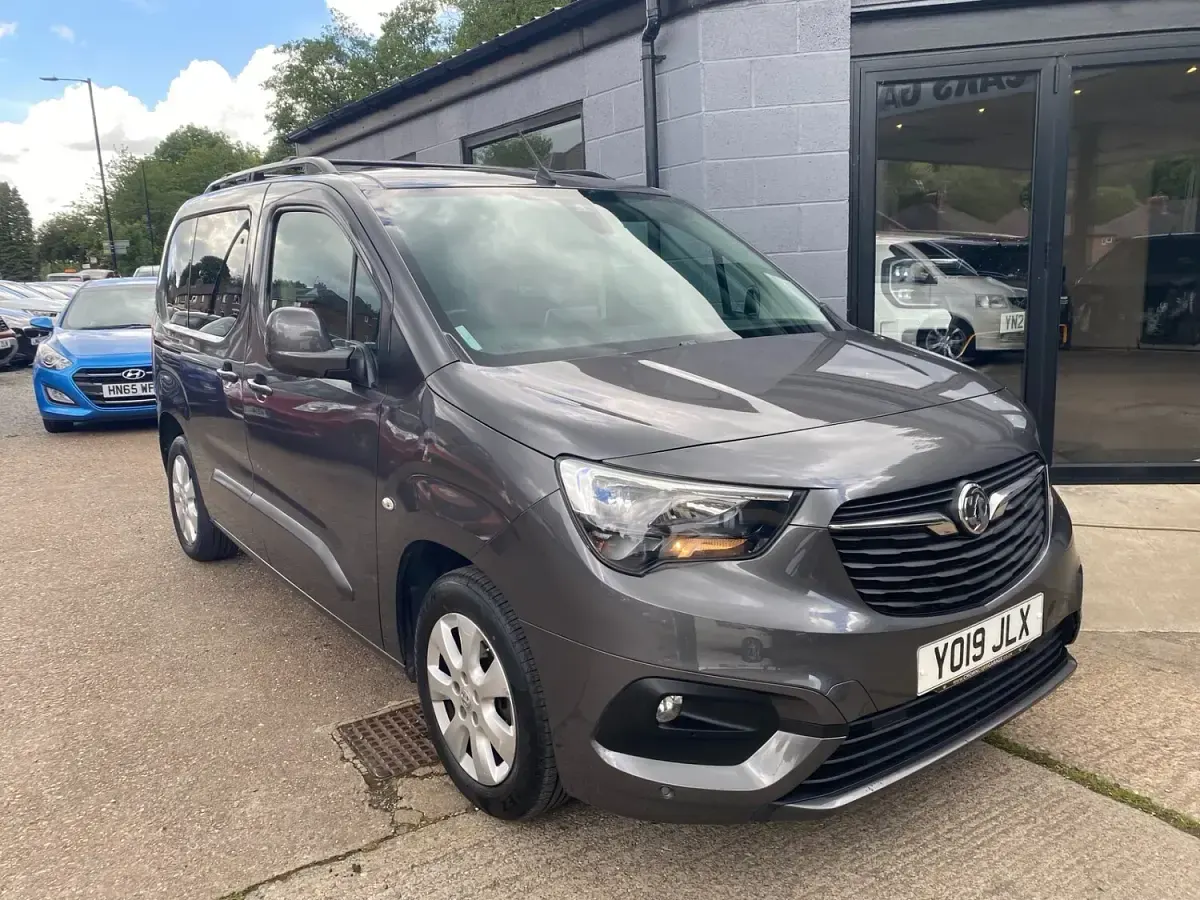 Used Vauxhall Combo S 130 HP (95 kW) 2019 Grey MPV