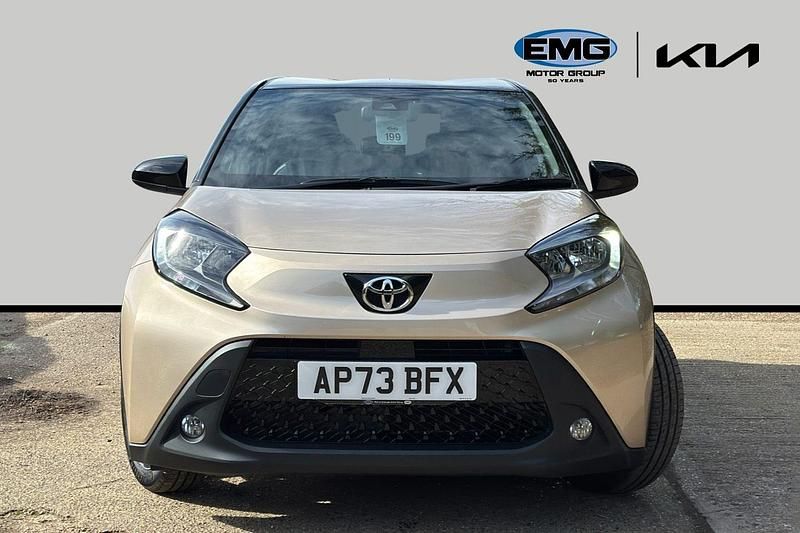 Used Toyota Aygo X 72 HP (52 kW) 2023 Beige SUV