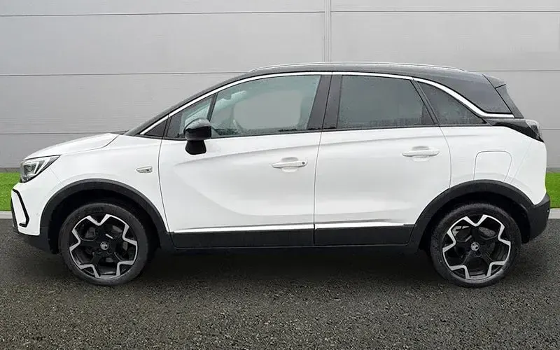 Used Vauxhall Crossland Ultimate 131 HP (96 kW) 2021 White SUV