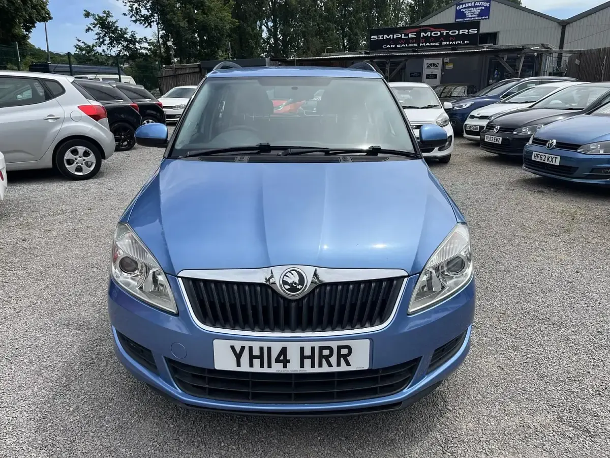 Used Skoda Fabia SE 75 HP (55 kW) 2014 Blue Estate