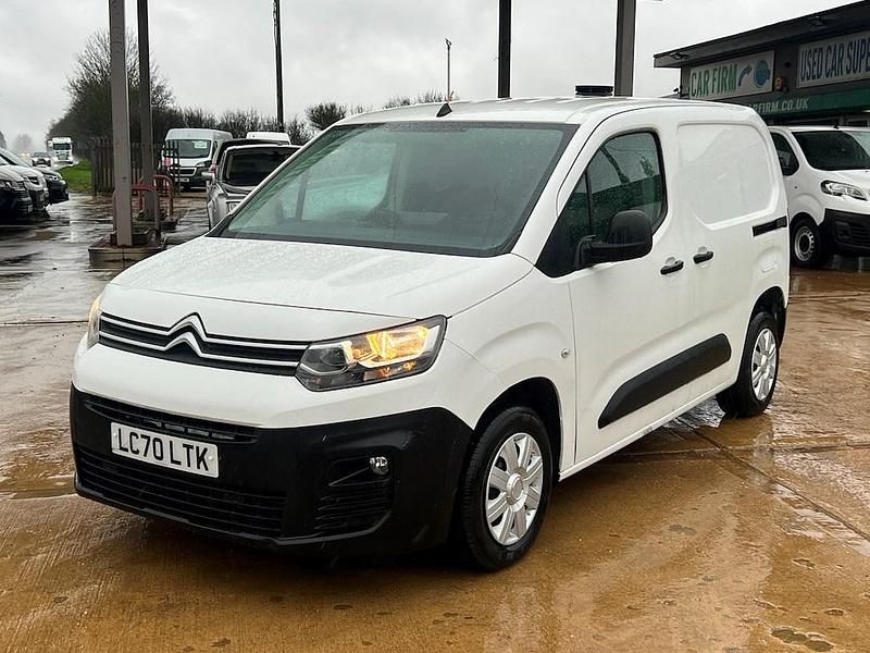 Used Citroën Berlingo Start 75 HP (55 kW) 2020 White MPV