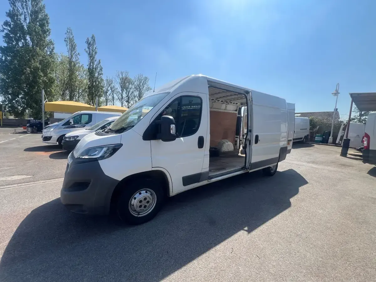 Used Peugeot Boxer 130 HP (95 kW) 2016 White Van