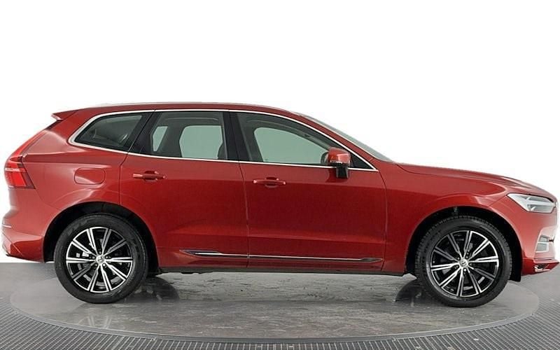 Usado Volvo XC60 Inscription 235 CV (172 kW) 2021 Rojo SUV