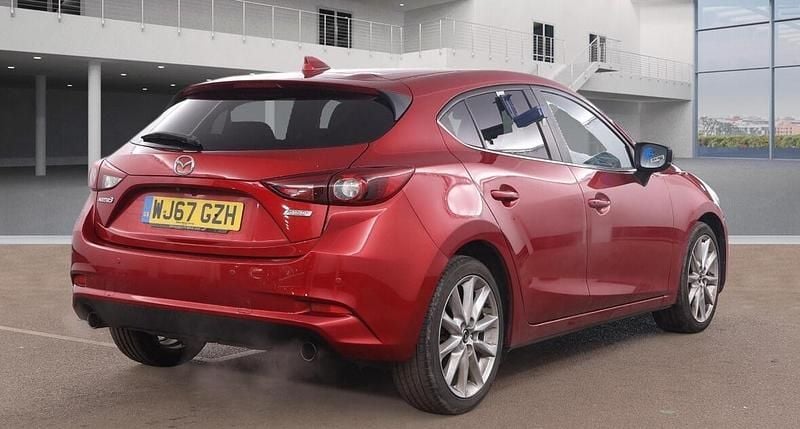 Used Mazda 3 Inclusive 120 HP (88 kW) 2017 Red Hatchback