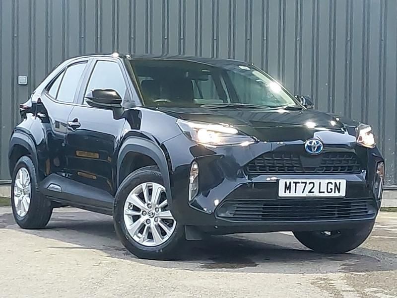 Used Toyota Yaris Hybrid 116 HP (85 kW) 2023 Black Estate