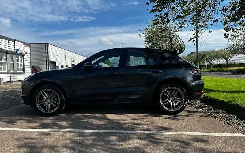 Used Porsche Macan 354 HP (260 kW) 2019 Grey SUV