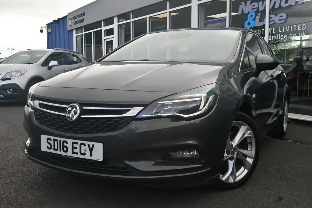 Used Vauxhall Astra SRi 136 HP (100 kW) 2016 Grey Hatchback