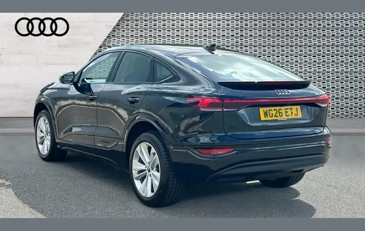 Nuevo Audi Q6 e-tron S-Line 185 kW (252 CV) 2026 Negro SUV