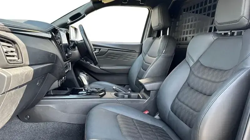 Usado Isuzu D-Max 2025 Cinzento Pickup