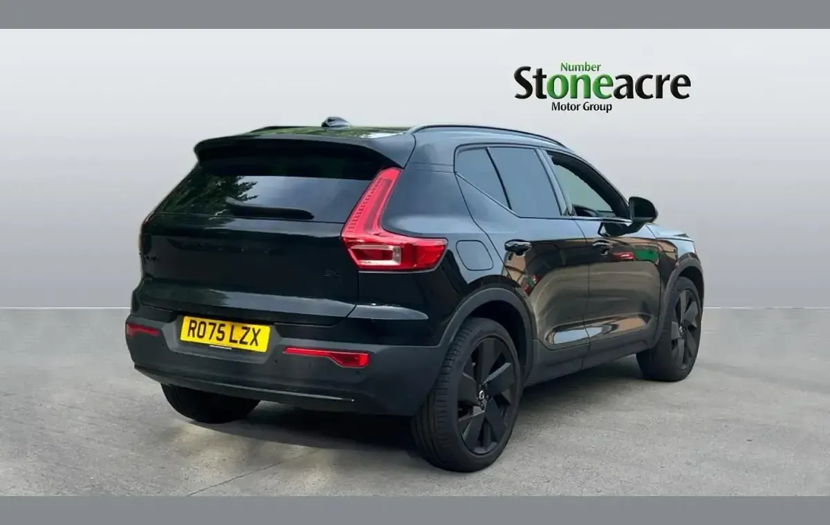 Used Volvo XC40 Plus 197 HP (144 kW) 2025 Black SUV