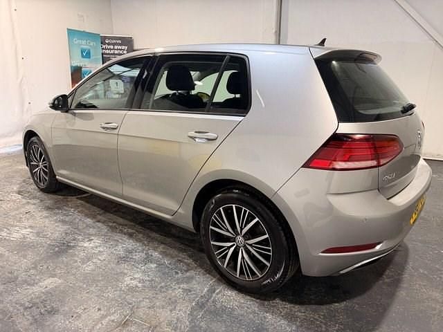 Używany VW Golf VII SE 125 KM (91 kW) 2017 Srebrny Hatchback
