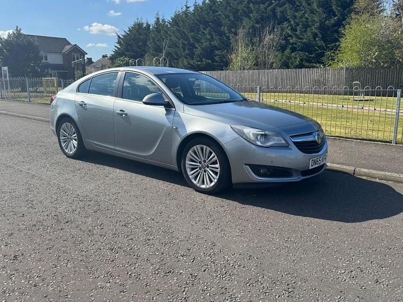 Second-hand Vauxhall Insignia Design Edition 2015 Argintiu Hatchback