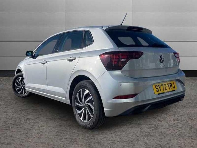 Used VW Polo Life 95 HP (69 kW) 2022 Silver Hatchback