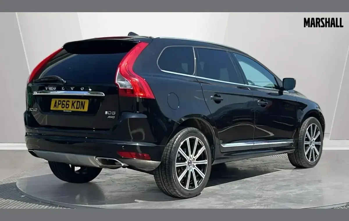 Begagnad Volvo XC60 SE Lux 217 HK (159 kW) 2017 Svart SUV
