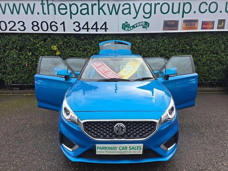 Used MG MG3 Exclusive 106 HP (77 kW) 2022 Blue Hatchback