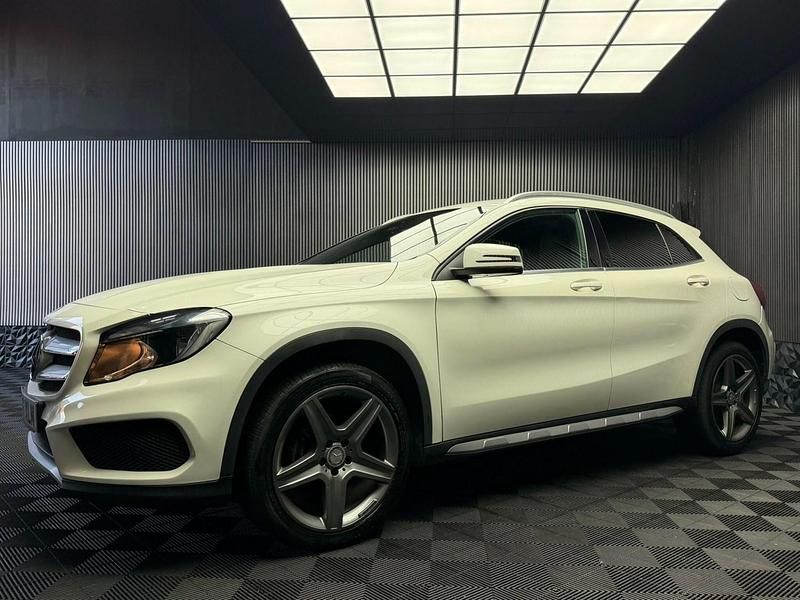 Used Mercedes GLA200 AMG line 136 HP (100 kW) 2016 White SUV