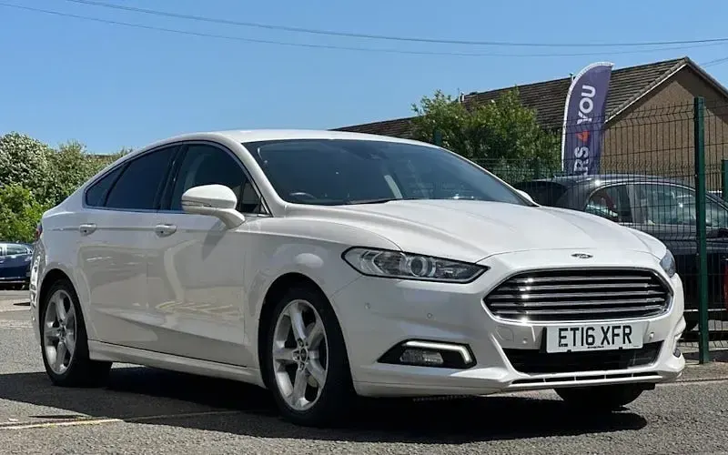 Used Ford Mondeo Titanium 180 HP (132 kW) 2016 Hatchback