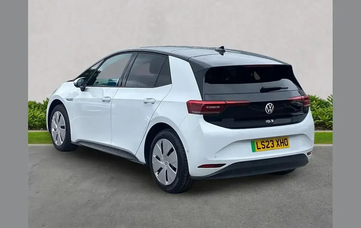 Used VW ID.3 Pro 106 kW (145 HP) 2023 White Hatchback