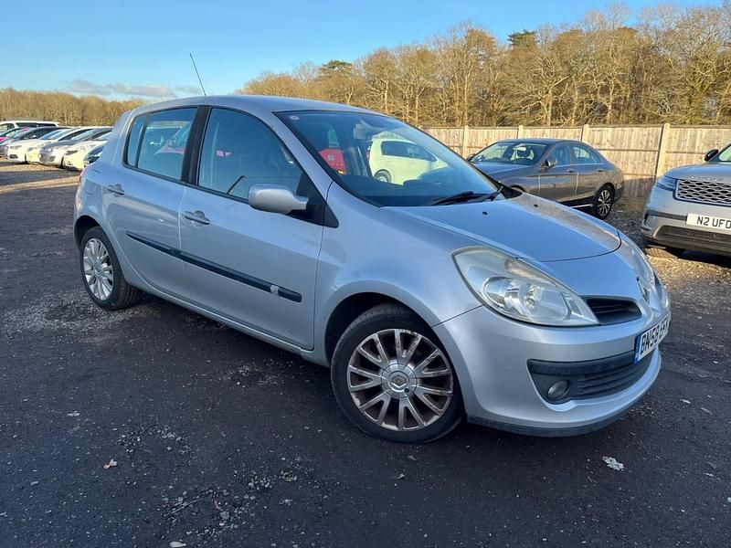 Silver Used 2008 Renault Clio II Dynamique Hatchback | £1,450 (Fair price) - Image 1/4