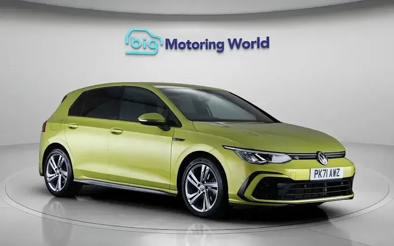 Used VW Golf VIII R-line 131 HP (96 kW) 2024 Hatchback