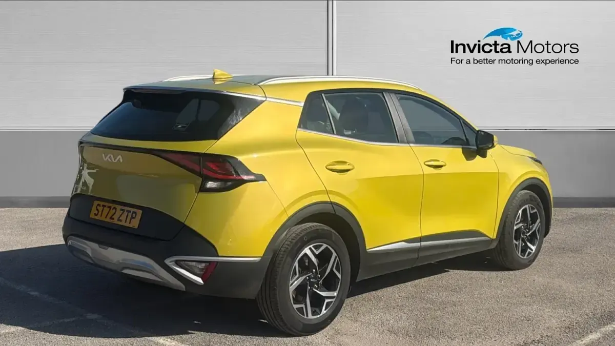 Usado Kia Sportage 116 HP (85 kW) 2023 Amarelo SUV