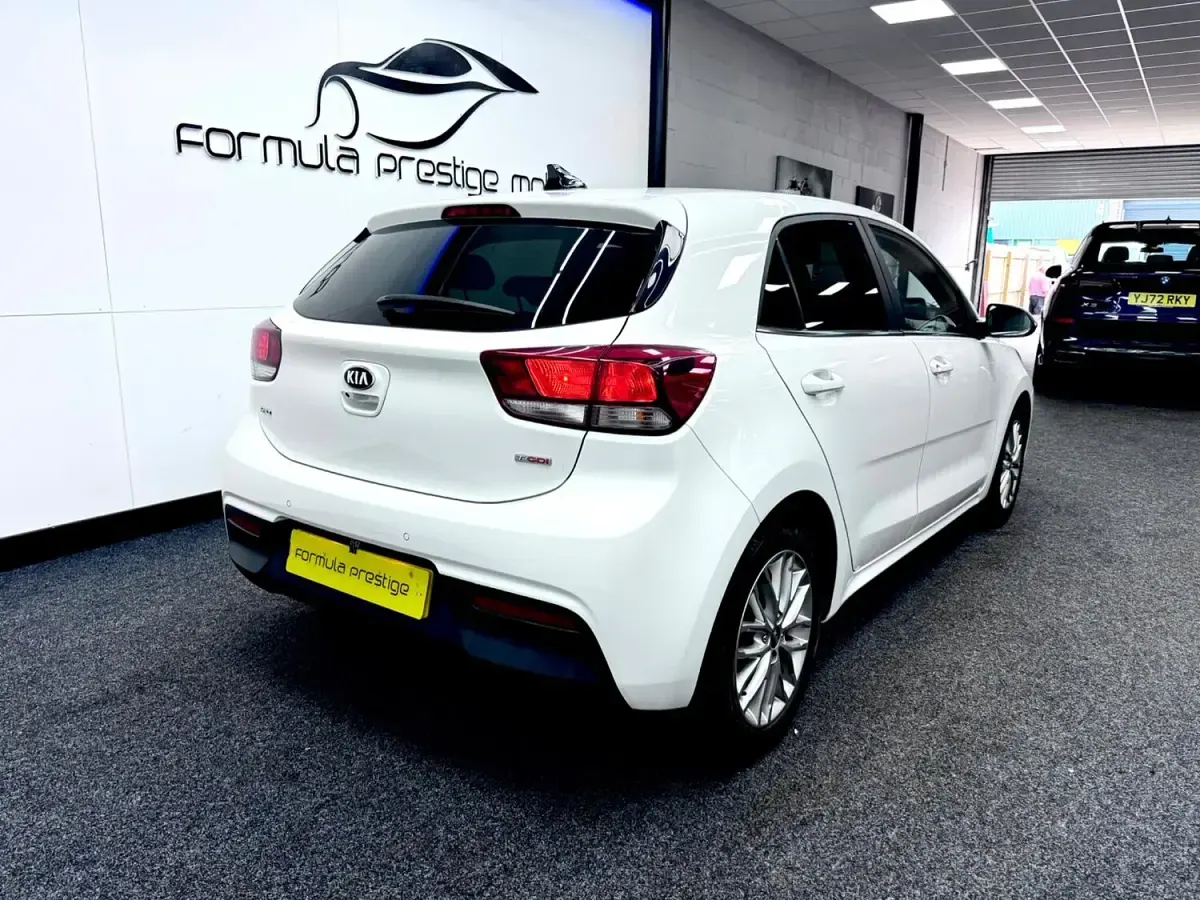 Used Kia Rio 99 HP (72 kW) 2020 White Hatchback