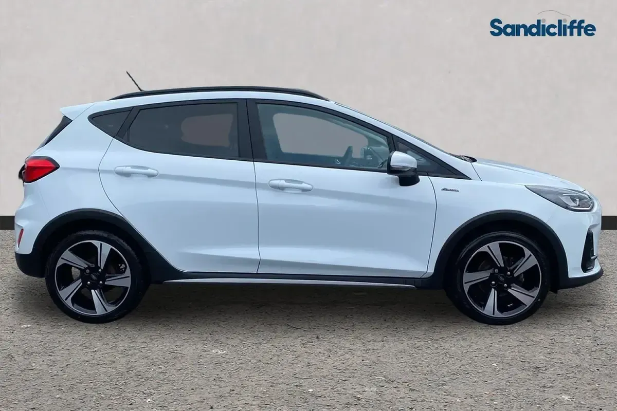 Used Ford Fiesta Active 125 HP (91 kW) 2022 White Hatchback