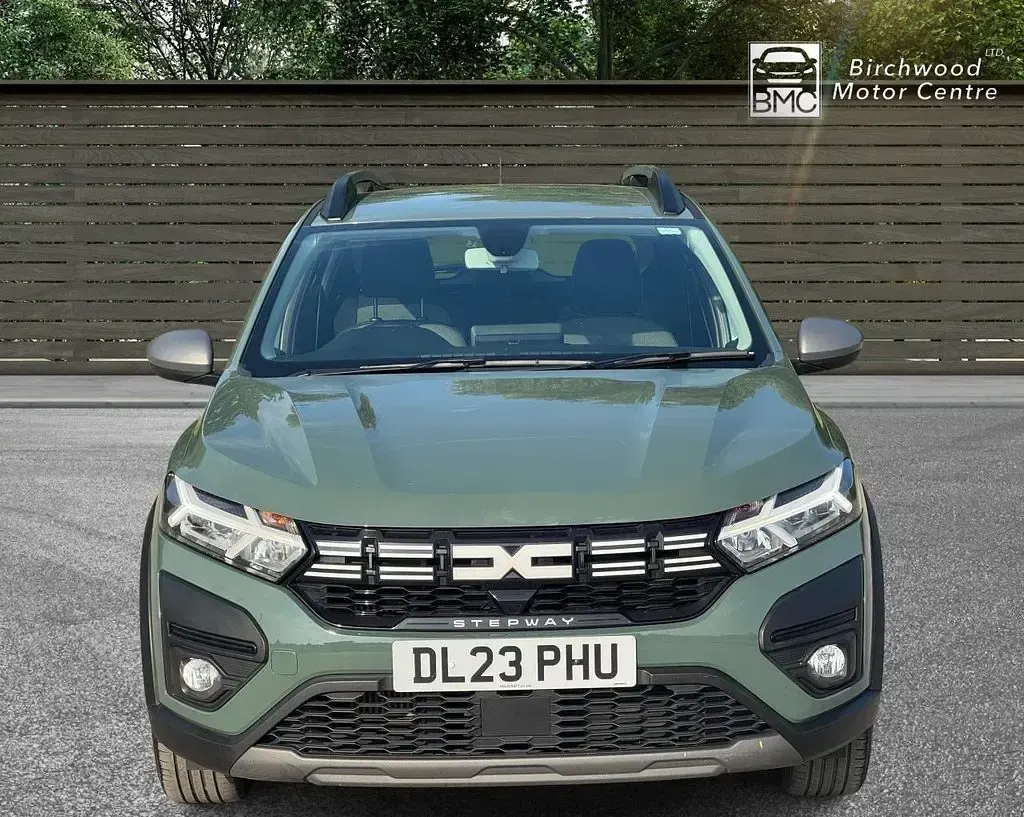 Used Dacia Sandero Expression 90 HP (66 kW) 2023 Green Hatchback