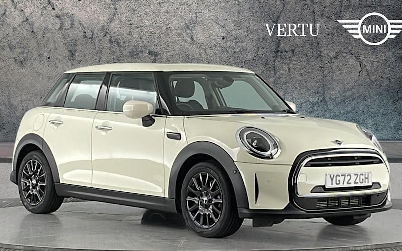 Begagnad Mini Cooper Classic 136 HK (100 kW) 2022 Vit Halvkombi