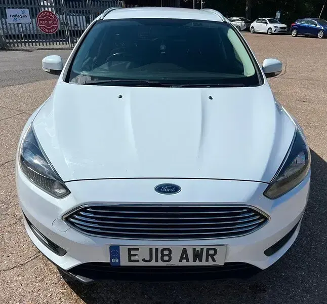 Used Ford Focus Zetec 2018 White Estate