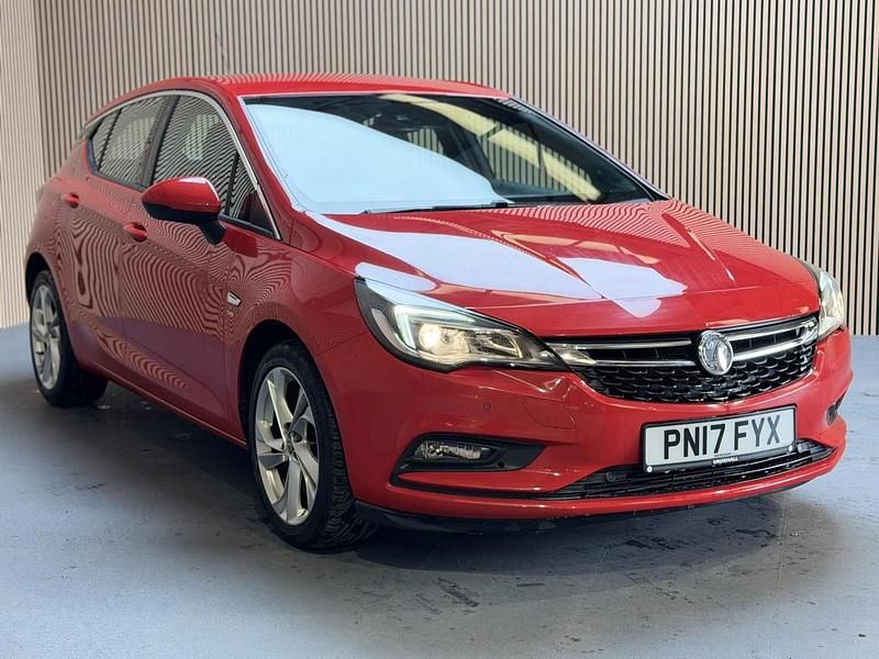 Used Vauxhall Astra SRi 150 HP (110 kW) 2017 Red Hatchback