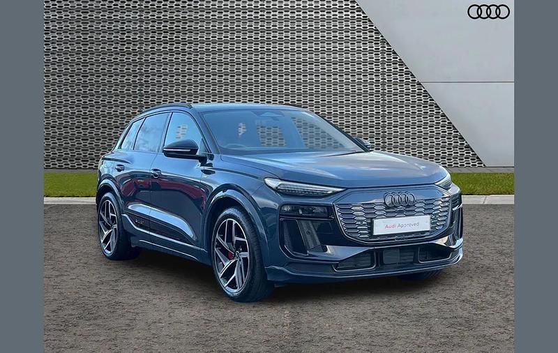 Blue Used 2025 Audi Q6 e-tron Advanced SUV | £55,999 (Super price) - Image 1/4
