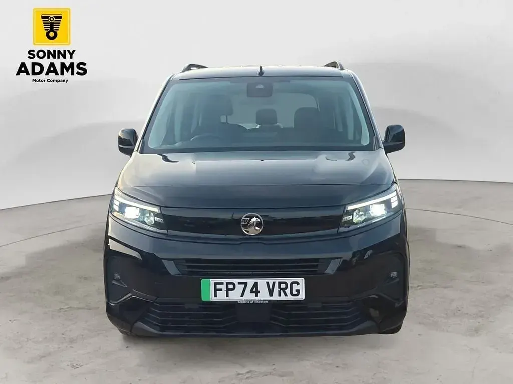 Used Vauxhall Combo Design Edition 100 kW (136 HP) 2025 Black MPV