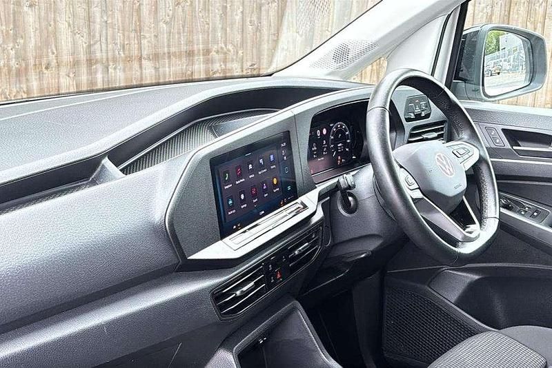 White Used 2024 VW Caddy Maxi MPV | £26,758 (Fair price) - Image 1/4